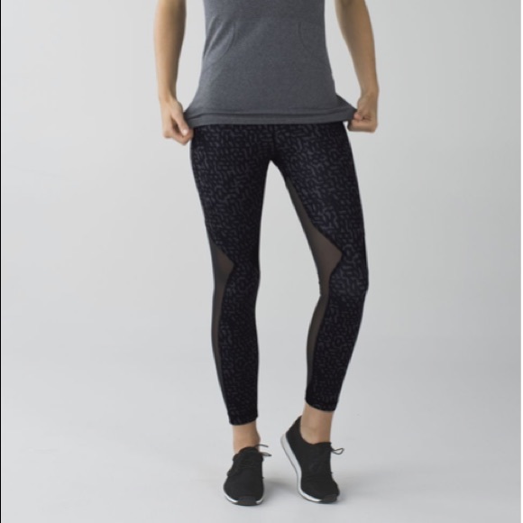 lululemon athletica Pants - Running in the city 7/8 right BNWT size 4